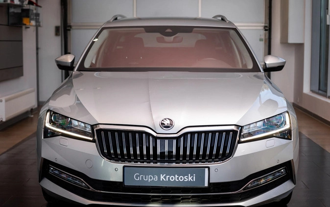 Skoda Superb cena 124500 przebieg: 101701, rok produkcji 2019 z Łódź małe 781